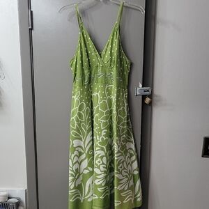 Uniti Casual Olive and White Floral Midi Dress